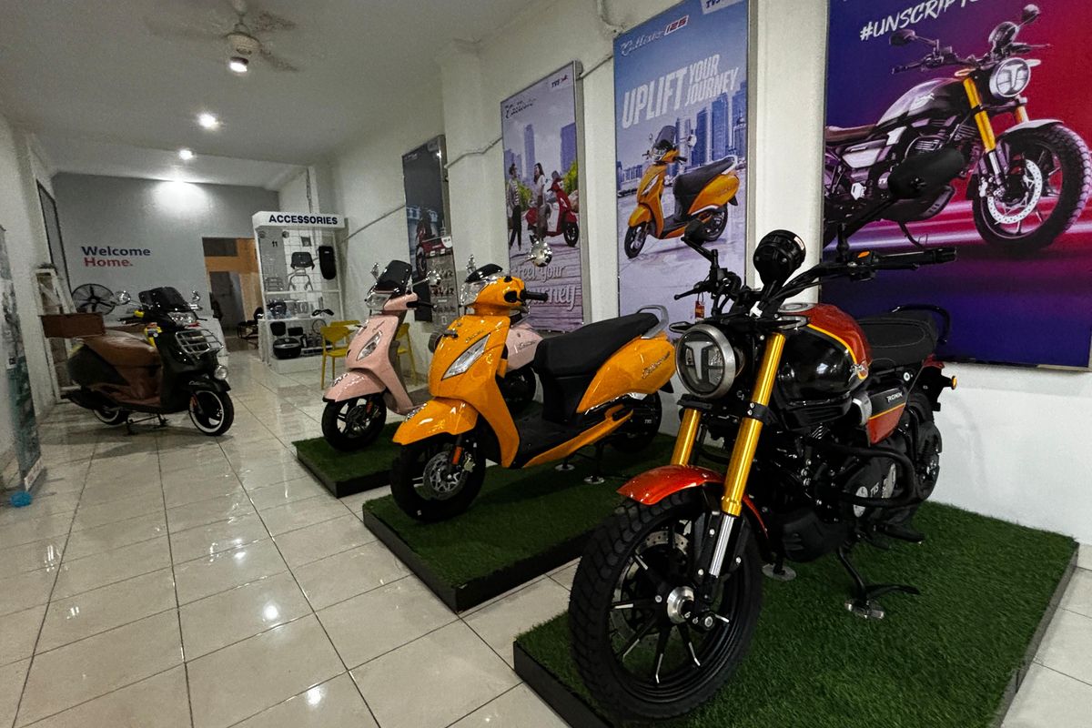 Di bawah jaringan The Ride Shop, diler TVS Tabanan yang beralamat di Jalan Dr. Ir. Soekarno, Kediri, Tabanan, Bali tercatat sebagai diler ke-33.