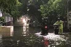 Banjir Landa Surabaya, Puluhan Motor Mogok