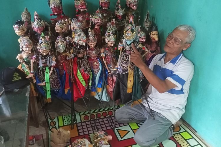 Kisah Mang Oleh Maestro pembuat wayang golek khas Cibiruan yang masih konsisten. Hingga kini masih banyak yang tak tahu bahwa sejarah wayang Cibiruan pernah menjadi wayang golek yang teramat diminati oleh pasar hingga para dalang.