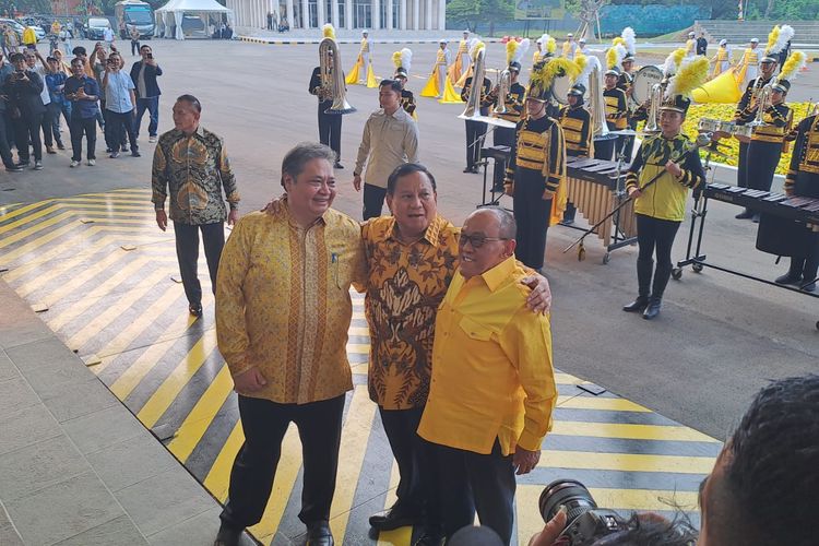 Ketua Umum Partai Gerindra Prabowo Subianto mendatangi kantor DPP Partai Golkar, Jakarta Barat, Kamis (31/8/2023). 
