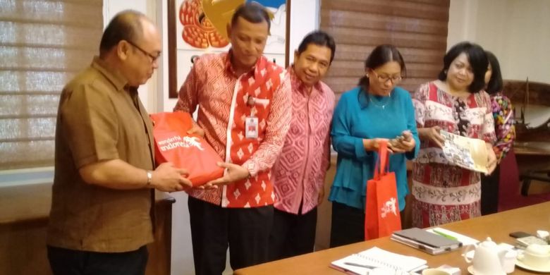 Agenda utama kunjungan Pemerintah Provinsi Sulawesi Utara ke Kinabalu, Sabah, Malaysia, adalah mengadakan sales mission dan table top dengan pelaku industri Pariwisata di Kinabalu.