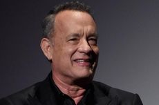 Tom Hanks Narasikan Pencapaian Joe Biden dalam Iklan Terbaru