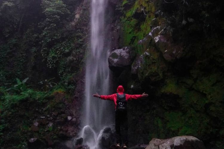 Curug Badak, salah satu tempat wisata Tasikmalaya.