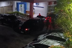KPK Geledah Kantor PT AMGM Buntut OTT Bupati Lombok Barat