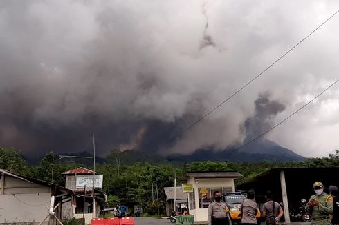 Awan Panas Merapi Mencapai 2.000 Meter, Sirine EWS di Ngrangkah Sempat Dibunyikan