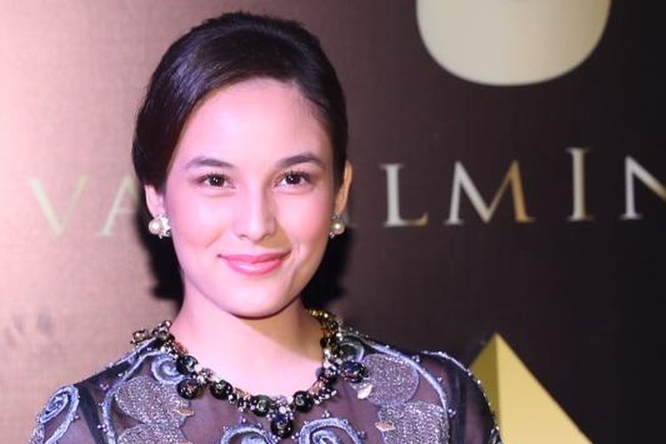 Chelsea Islan diabadikan ketika menghadiri malam puncak Festival Film Indonesia (FFI) 2016 di Teater Jakarta Taman Ismail Marzuki, Jakarta, pada Minggu (6/11/2016). 