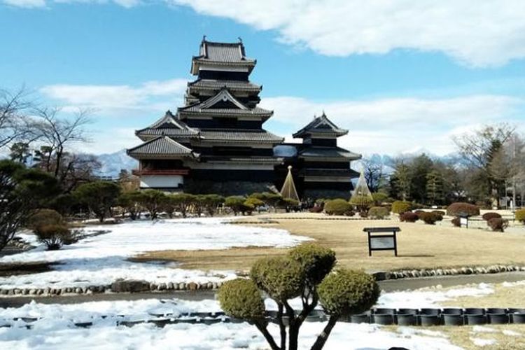 Suasana di Kastil Matsumoto, kastil yang dibuat pada abad ke-16, di Prefektur Nagano, Jepang.