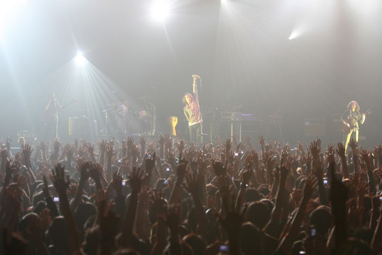 Konser grup musik rock asal Amerika, Incubus, di Tennis Indoor Senayan, Jakarta, Rabu (5/3/2008). 