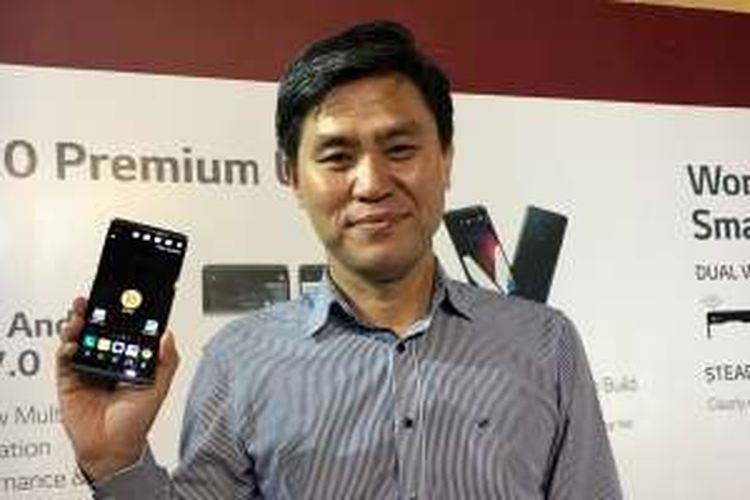 Hee Gyun Jang, Head of Mobile Communications LG Electronics Indonesia.