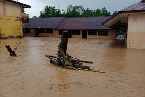 Banjir Bandang Terjang Pulau Haruku Maluku Tengah, Ratusan Rumah dan Sekolah Rusak