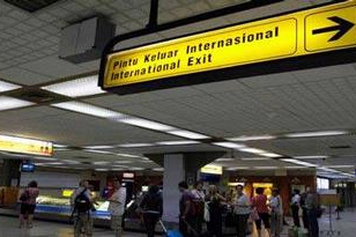 Suasana di Terminal Kedatangan Internasional Bandara Ngurah Rai, Denpasar, Bali