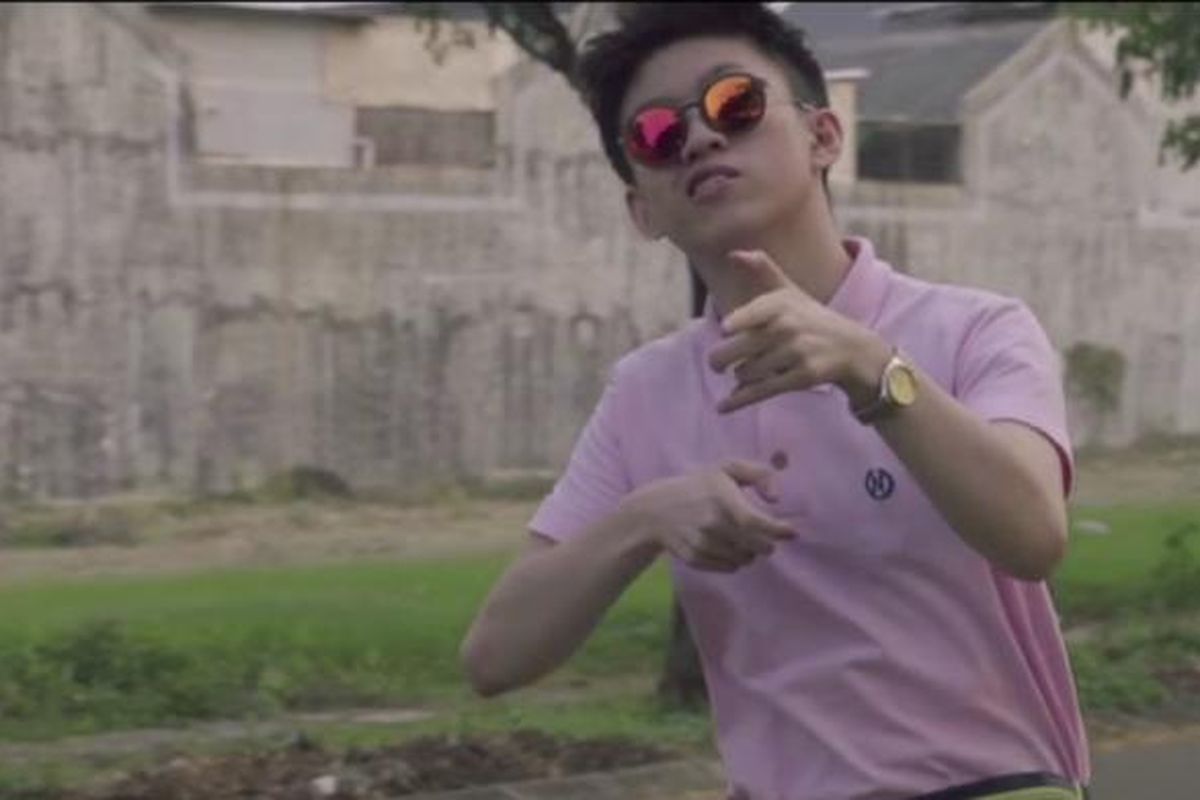 Rich Brian dalam video klip lagu Dat $tick tahun 2016.