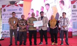 Penuhi Janji Kampanye, Wali Kota Cilegon Salurkan 3.000 Beasiswa Full Sarjana