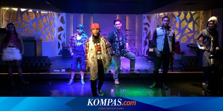 Gaya Glam Rock Yang Nyentrik