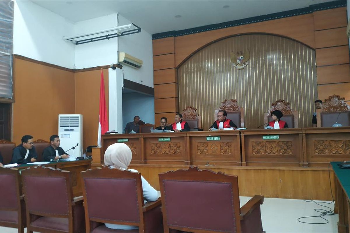 Terdakwa kasus penyebaran berita bohong Ratna Sarumpaet menjalani agenda pembacaan replik di Pengadilan Negeri Jakarta Selatan, Jumat (21/6/2019).