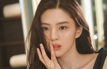 Aktris Korea bintang drama The World of the Married, Han So Hee.