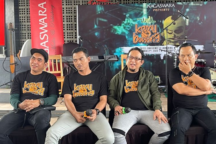 Grup band Wali baru saja merilis lagu berjudul Kamu Bohong yang kental dengan nuansa Melayu 80-an.