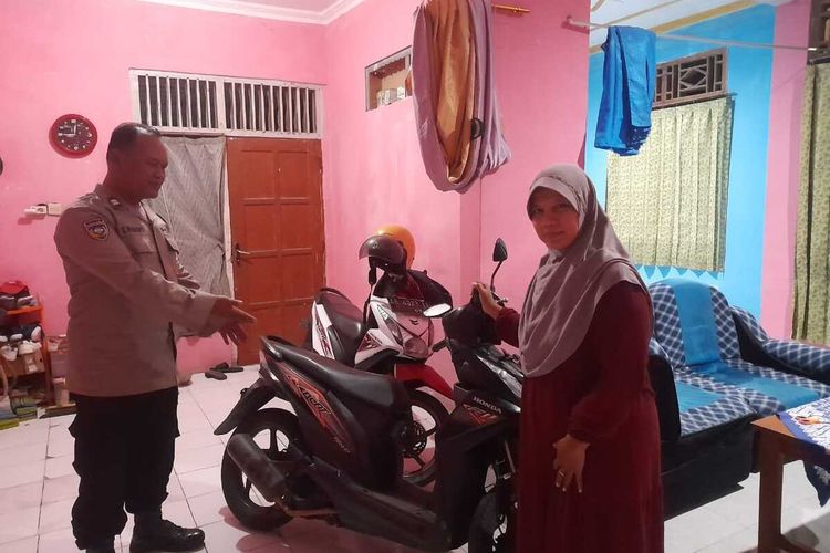 Motor curian yang merupakan kendaraan milik Siti itu akhirnya kembali lagi kepadanya setelah seminggu diambil
