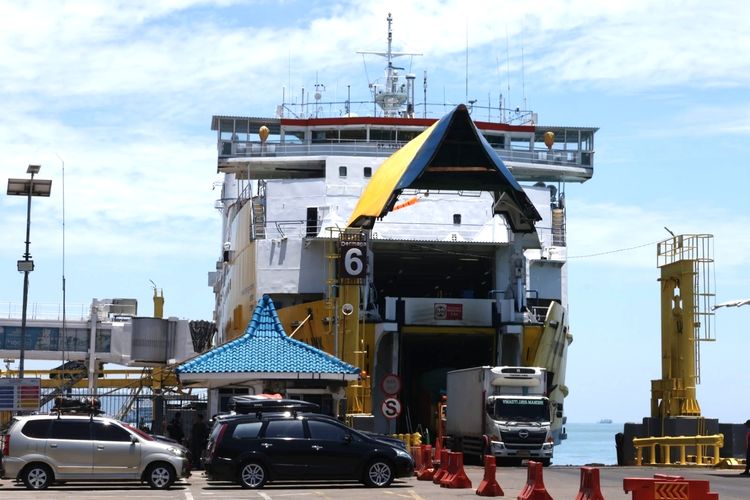 Isu Bakauheni Macet akibat Erupsi Gunung Anak Krakatau, ASDP: Semua Kendaraan Lancar