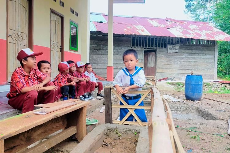 Sekolah Itu Akhirnya Berdiri Permanen, Mimpi Anak-anak Batu Nyangka Tanggamus Belum Usai