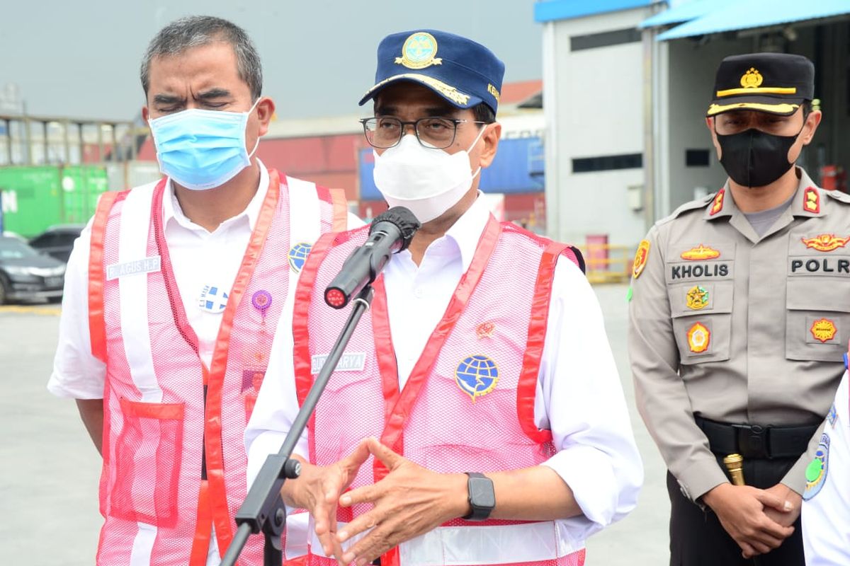 Menhub Budi Karya Sumadi di Tanjung Priok