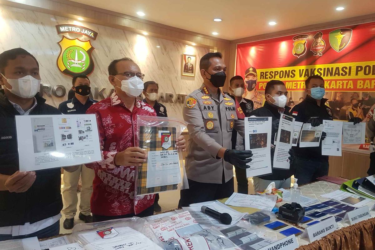 Konferensi pers pengungkapan investasi bodong Lucky Star Group di Mapolres Jakarta Barat, pada Selasa (8/6/2021).