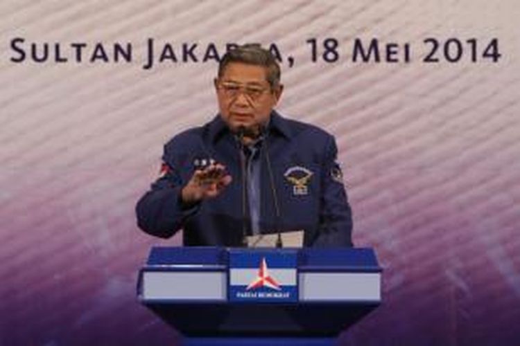 Ketua Umum Partai Demokrat Susilo Bambang Yudhoyono memberikan pengarahan pada Rapimnas Partai Demokrat di Jakarta. Minggu (18/5/2014). Rapimnas ini mengagendakan pengambilan keputusan beberapa pilihan terkait pilpres mendatang yakni berkoalisi dengan parpol lain membentuk poros baru atau mengambil sikap sebagai partai oposisi.