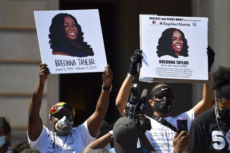  A grand jury indicted at least one police officer in the killing of Breonna Taylor in her home in Louisville, Kentucky back in March. 