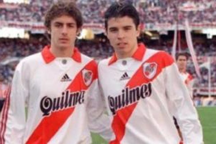 Pablo Aimar (kiri) dan Javier Saviola (kanan) saat mengawali karier bersama River Plate.