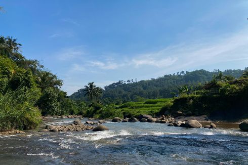 Cerita Serunya Jelajahi Aliran Sungai di Babakan Madang Bogor