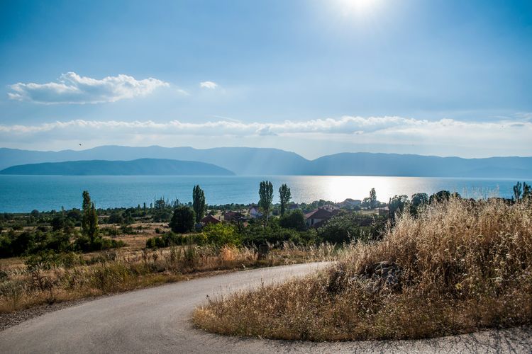 Ilustrasi Danau Prespa, salah satu danau tertua di Eropa.