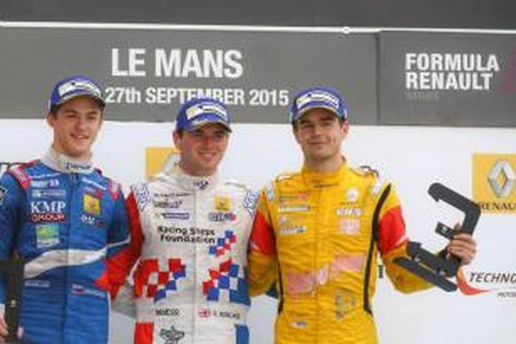 Pebalap tim Jagonya Ayam with Carlin asal Perancis, Tom Dillmann, berhasil naik podium kedua kalinya pada balapan Formula Renault 3.5 World Series di Sirkuit Le Mans, Perancis, akhir pekan lalu.