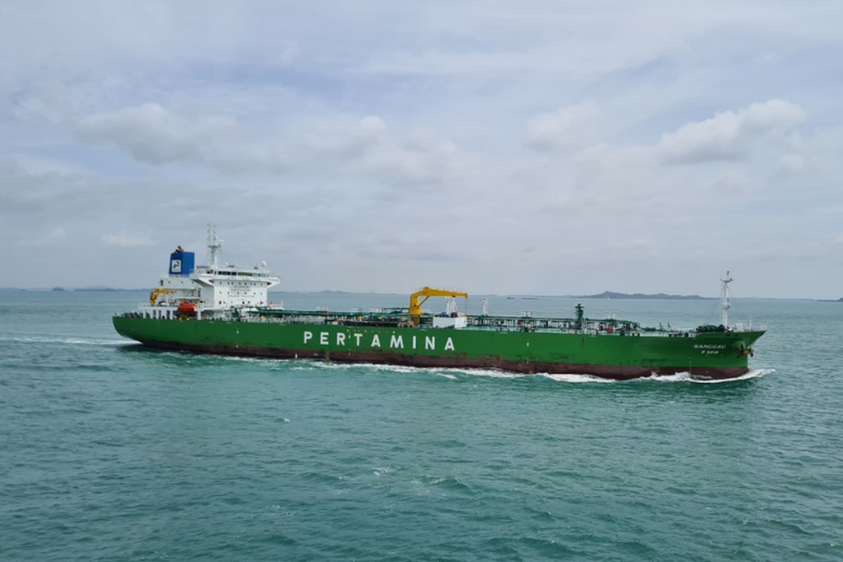 Kapal Pertamina mendistribusikan BBM, LPG, serta minyak mentah ke pelosok wilayah Indonesia. 