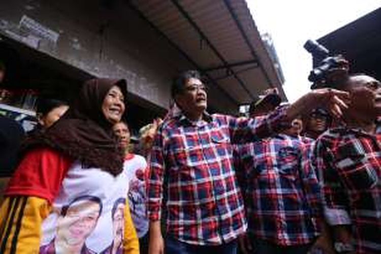 Calon wakil gubernur DKI Jakarta nomor urut 2, Djarot Saiful Hidayat saat kampanye di Kalideres, Jakarta Barat. Rabu ( 07/12/2016). Djarot berdiskusi mengenai banjir dengan warga setempat. 