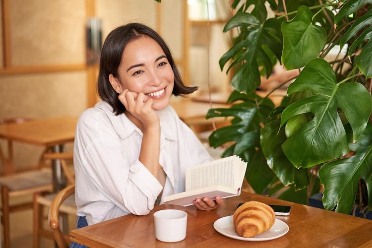 Lima zodiak ini dikenal membawa energi positif ke sekitarnya. Siapa saja mereka dan apa yang bikin aura mereka begitu cerah? Simak selengkapnya di sini!
