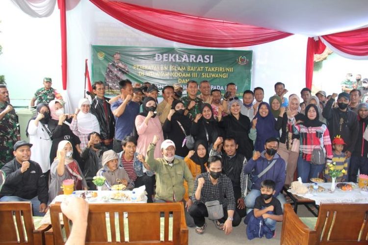 Sebanyak 51 anggota Negara Islam Indonesia kembali ke pangkuan NKRI.