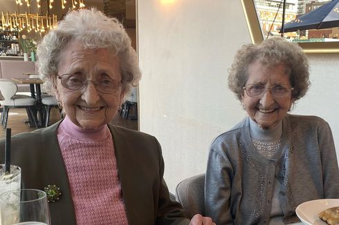 Tawaran Vaksin Datang Terlambat, Kembar Identik Tertua di Inggris Kehilangan Saudaranya