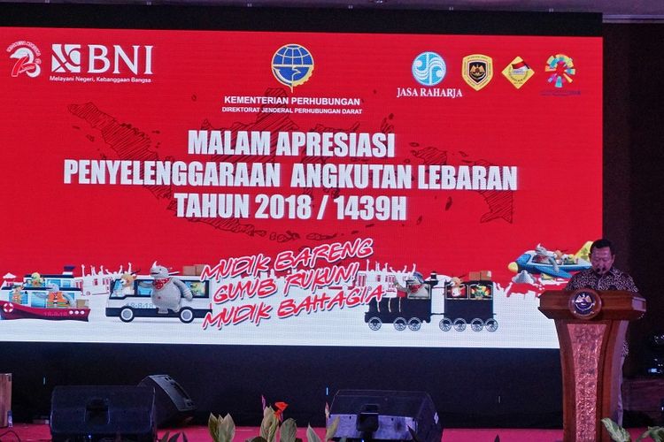 Kementerian Perhubungan memberikan penghargaan kepada pihak-pihak yang telah membantu dalam penyelenggaraan Angkutan Lebaran tahun 2018 (1439 H) di Gedung Pancagatra Dwiwarna Purwa, Jakarta, Jumat (6/7/2018).