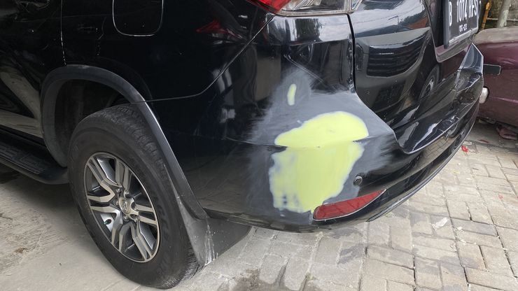 Dempul Mobil: Pentingnya Perbaikan Permukaan Kendaraan Anda