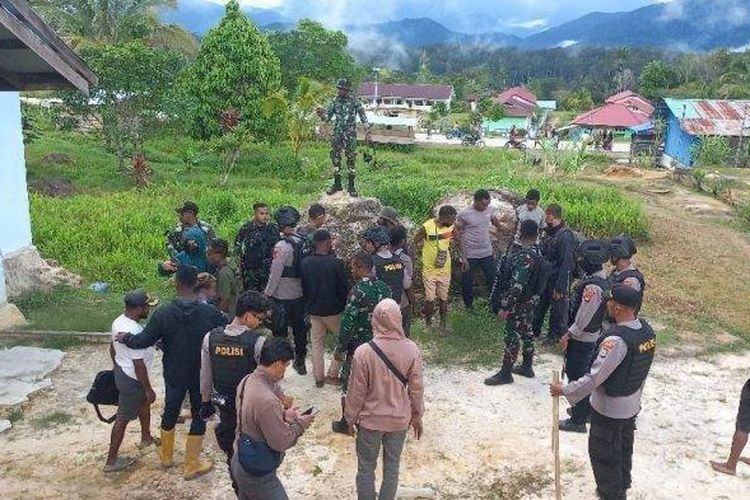 Jajaran Polres Tambrauw, Polda Papua Barat, berhasil mengamankan 18 aktivis Komite Nasional Papua Barat (KNPB) Kabupaten Tambrauw, Provinsi Papua Barat Daya, Jumat (9/6/2023). 
