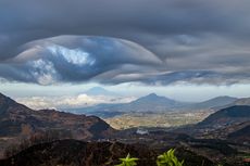 5 Potret Keindahan Gunung Pakuwaja Wonosobo