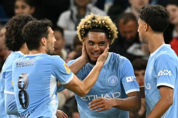 Debut Gemilang Floyd Samba di Man City, Dua Gol Baru Permulaan