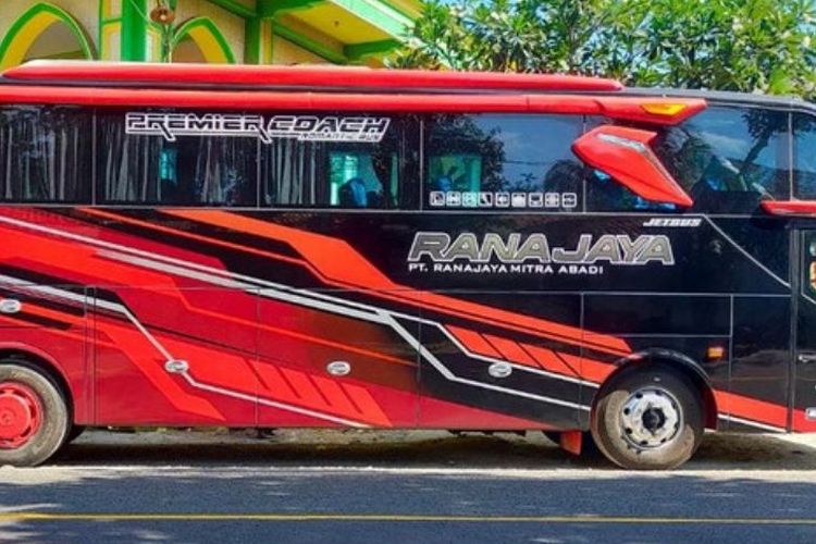 Rute Bus Ranajaya salah satunya adalah Jakarta-Blitar.