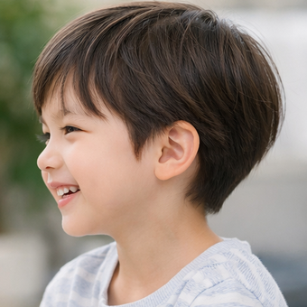 Inspirasi model rambut anak perempuan ala Korea yang imut, simpel, dan kekinian untuk sekolah, bermain, hingga acara spesial.