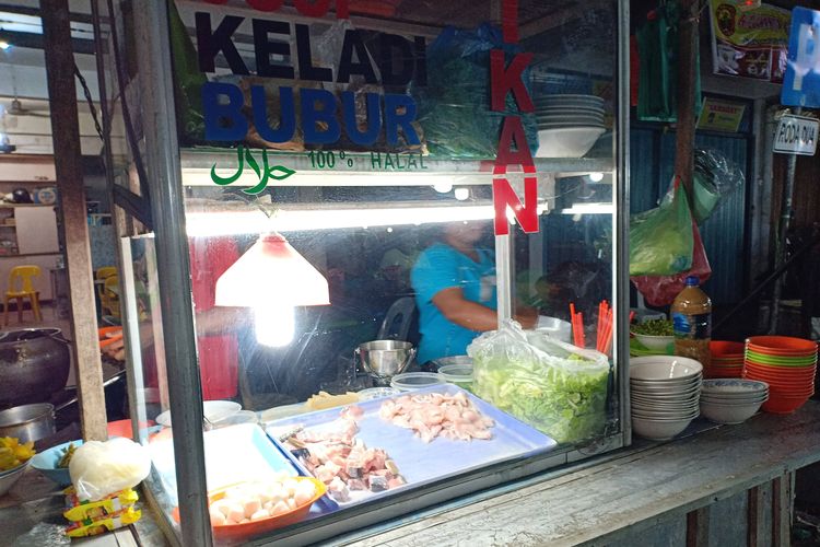 Salah satu penjual bubur di Akau Potong Lembu, Tanjung Pinang