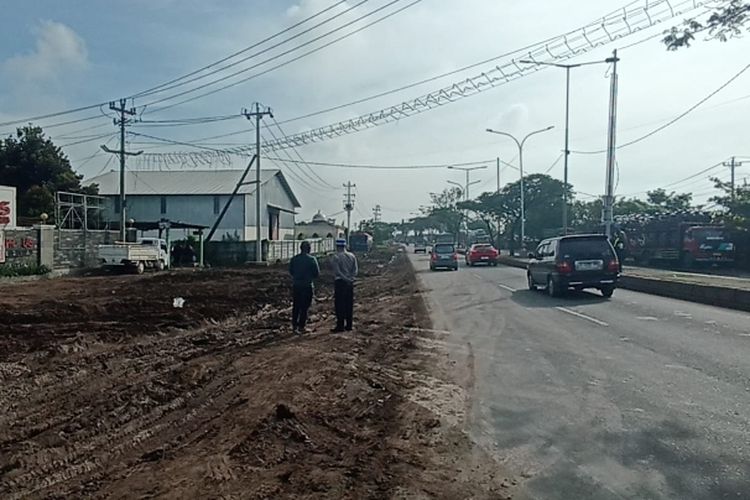 Banyak Ceceran Tanah Proyek, Kecelakaan Sering Terjadi di Jalan Lingkar Kaliwungu Kendal