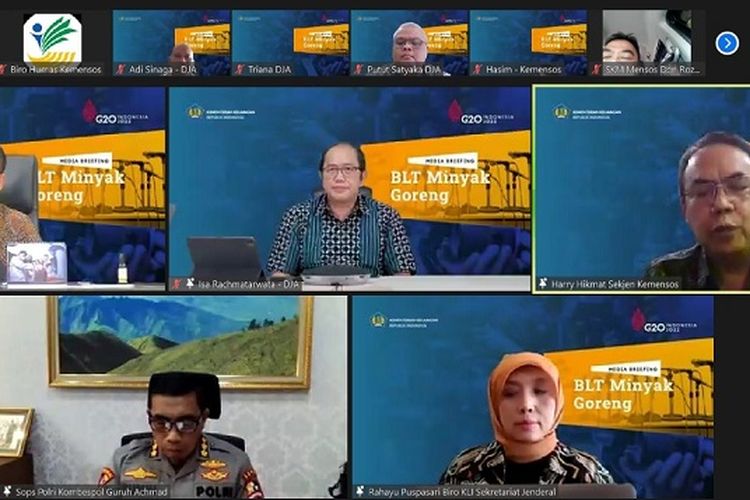 Sekretaris Jenderal (Sekjen) Kemensos Harry Hikmat beserta Sekretaris Menko Perekonomian, Direktur Jenderal Anggaran, Kementerian Keuangan, Wakil Asisten Teritorial Panglima TNI, serta Asisten Operasi Kapolri dalam acara Media Briefing BLT Minyak Goreng yang digelar oleh Ditjen Anggaran Kemenkeu secara virtual di Jakarta, Jumat (8/4/2022). 