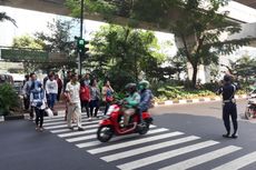 Pengendara Menyelonong, Penyeberang di Pelican Crossing Depan Mal Ambassador Rawan Tertabrak