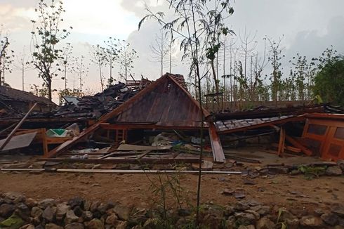5 Rumah di Ngawi Roboh Diterjang Hujan Disertai Angin Kencang