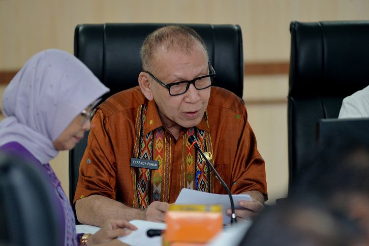 Pj. Sekretaris Daerah Provinsi Sumatera Utara (Sumut) Effendy Pohan memimpin Rapat Gugus Tugas Pencegahan dan Penanganan Tindak Pidana Perdagangan Orang (TPPO) di Ruang Rapat Lantai 2 Kantor Gubernur Sumut Jalan Diponegoro Kota Medan, Kamis (10/4/2025).